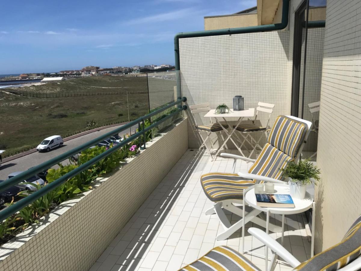 Beachfront Apartment With Sea View Azurara Exterior photo