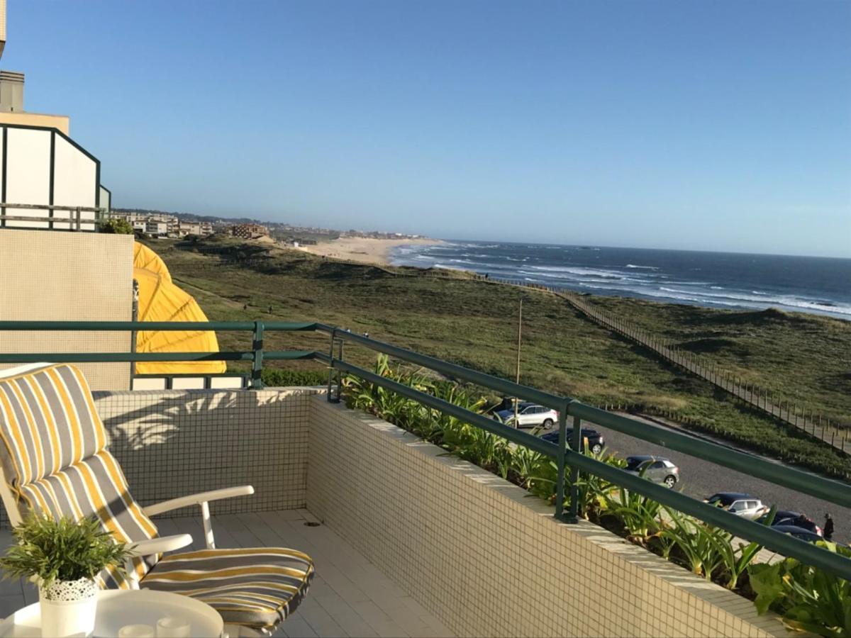 Beachfront Apartment With Sea View Azurara Exterior photo
